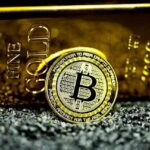 金と銀の丸いコインの写真